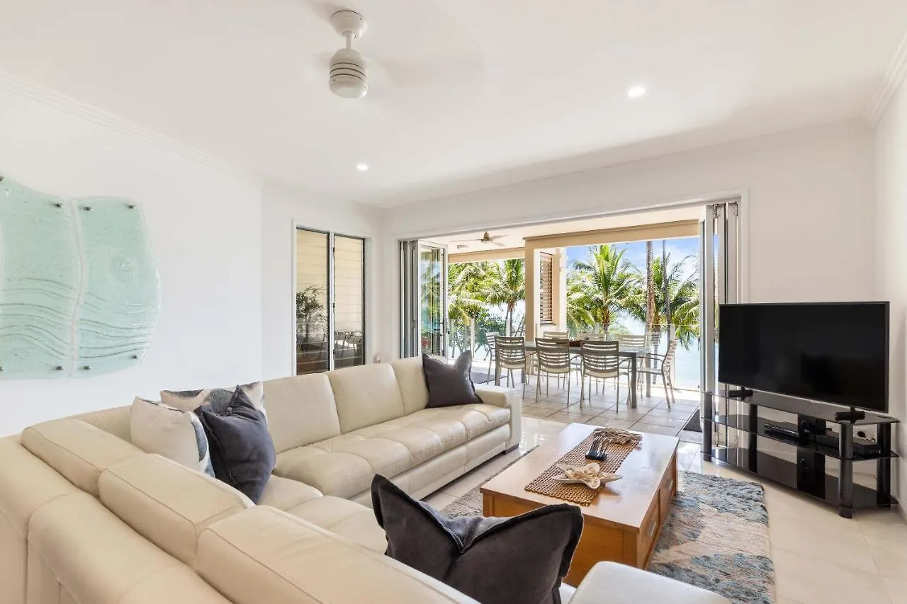Island Views Beachfront Apartments Palm Cove