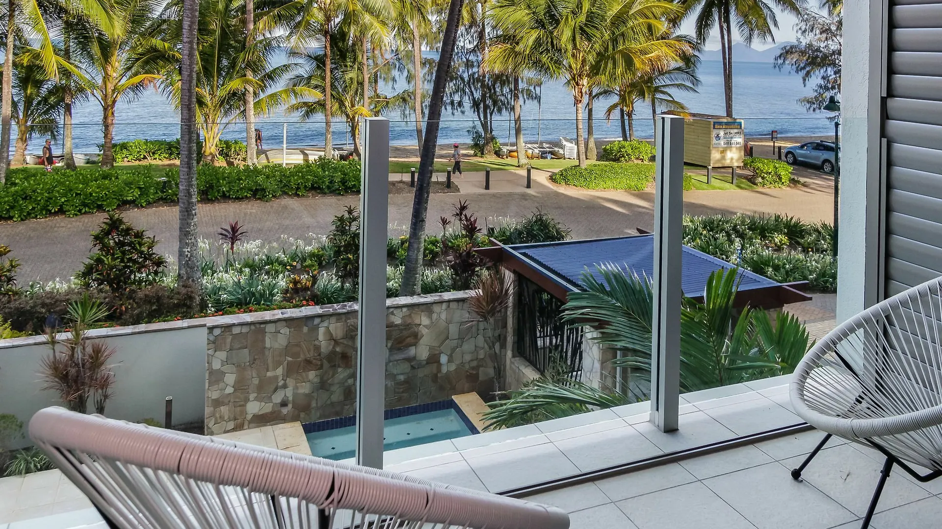 Resort Island Views Beachfront Apartments Palm Cove