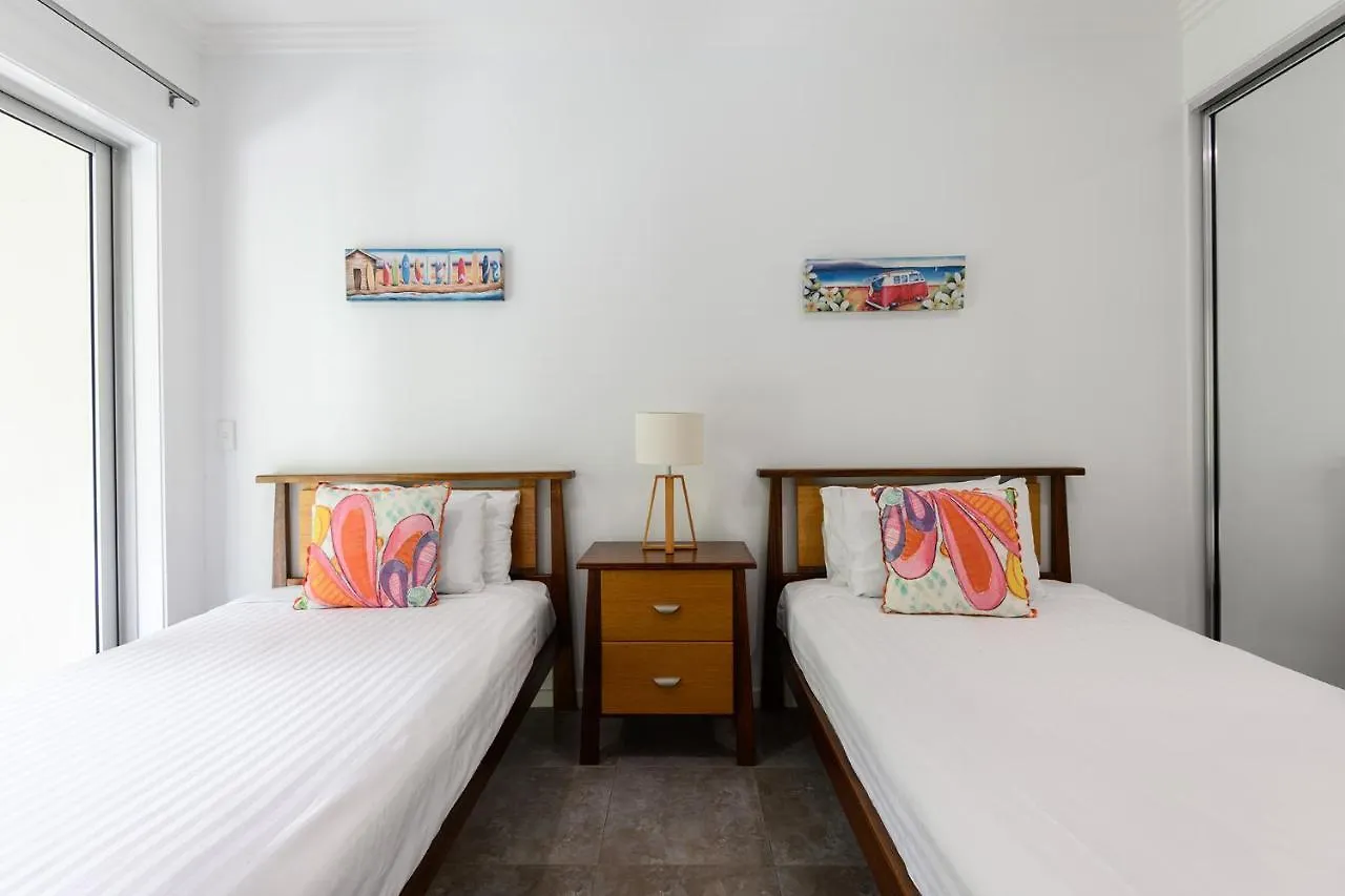 פאלם קוב Island Views Beachfront Apartments פאלם קוב