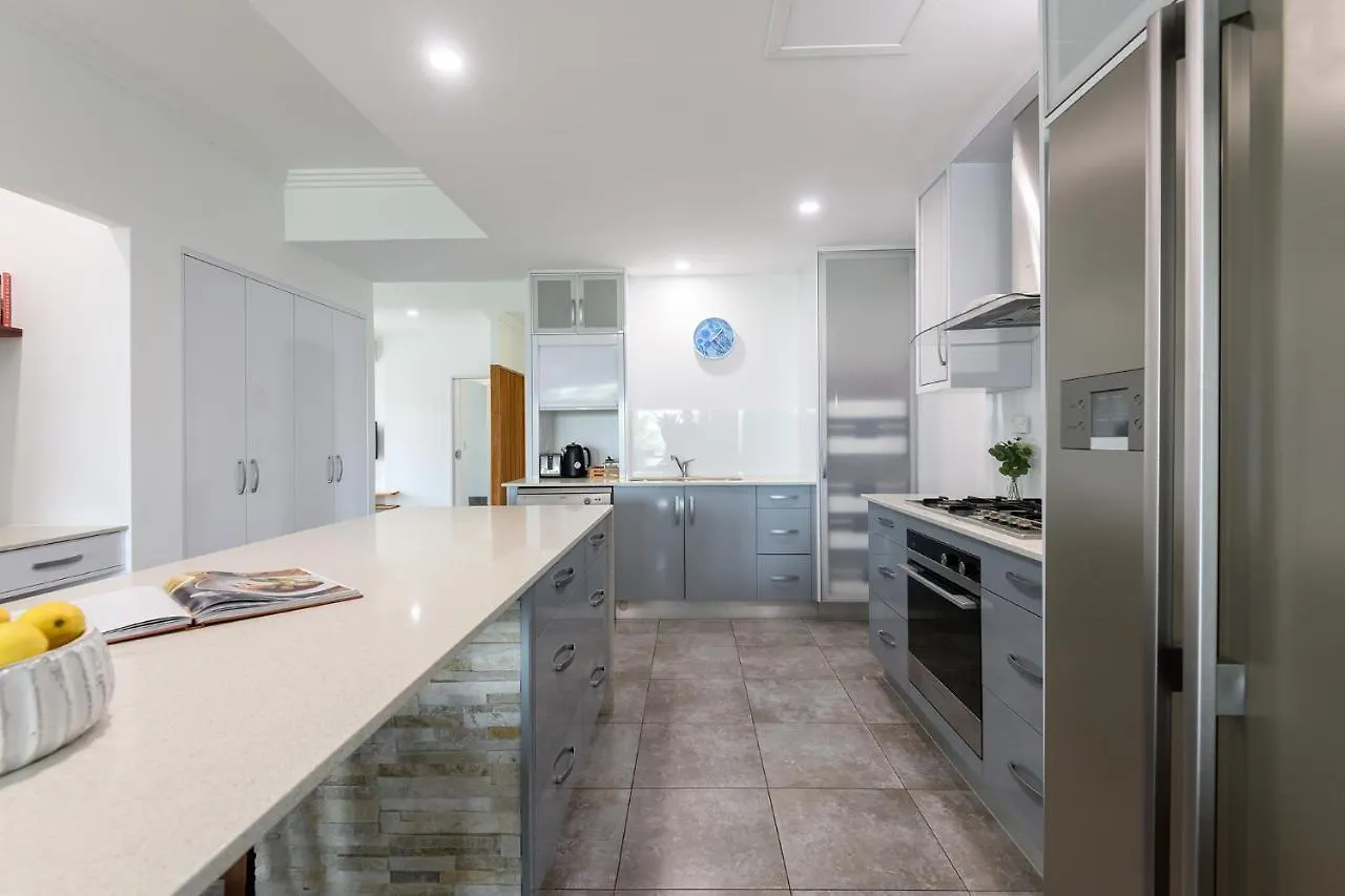 פאלם קוב Island Views Beachfront Apartments