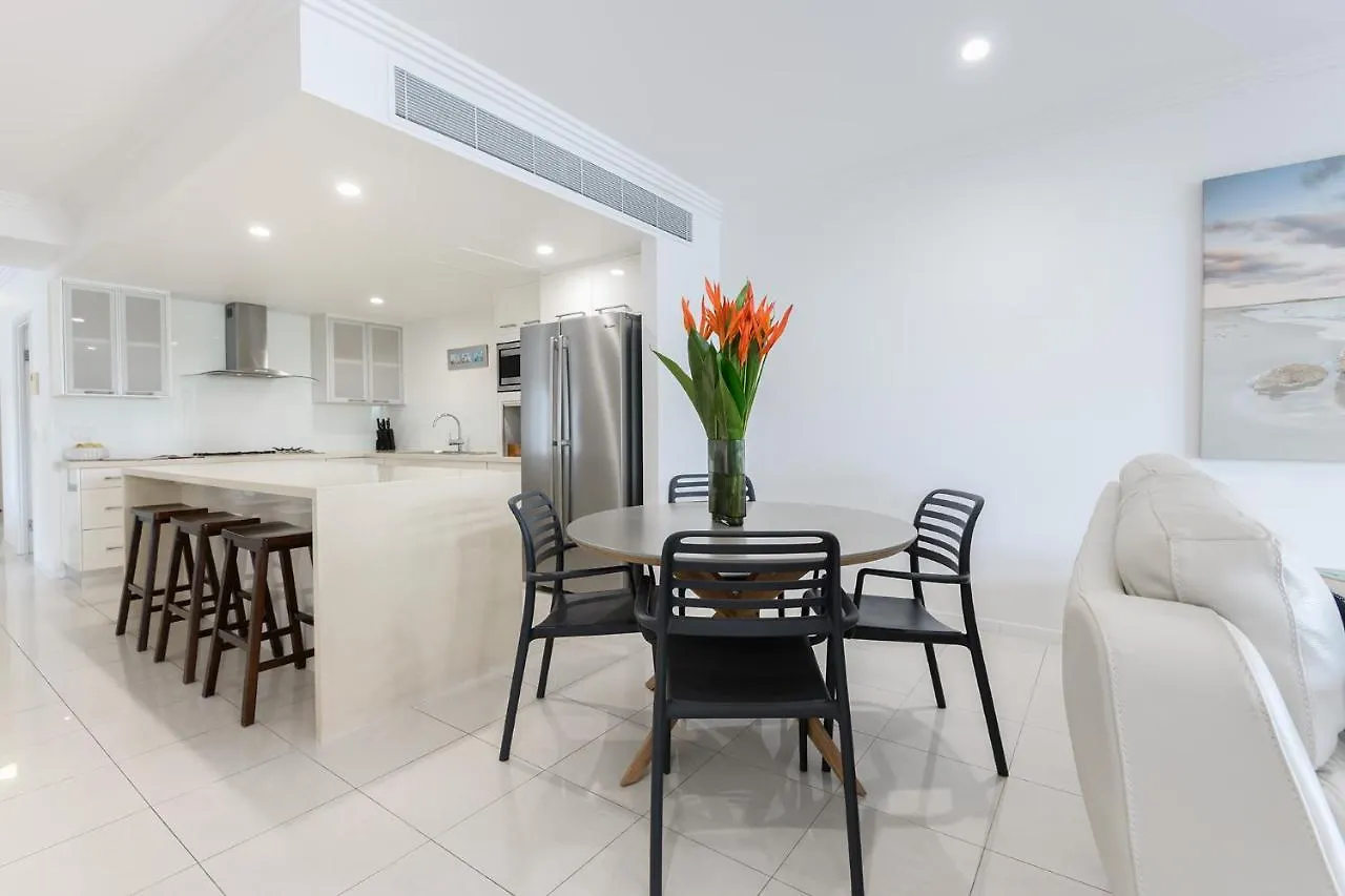 פאלם קוב Island Views Beachfront Apartments אוסטרליה
