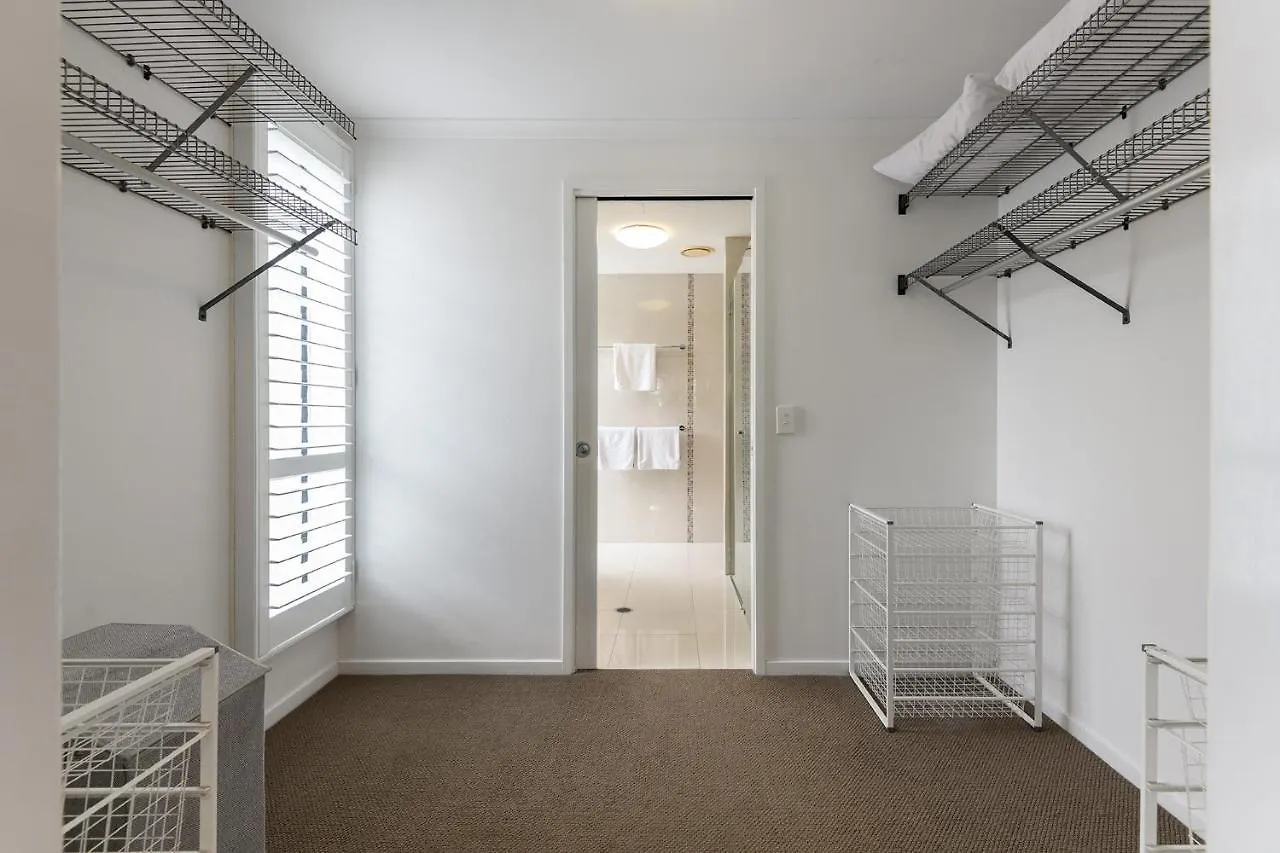 פאלם קוב Island Views Beachfront Apartments אוסטרליה