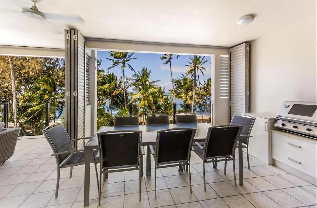 פאלם קוב Island Views Beachfront Apartments אתר נופש