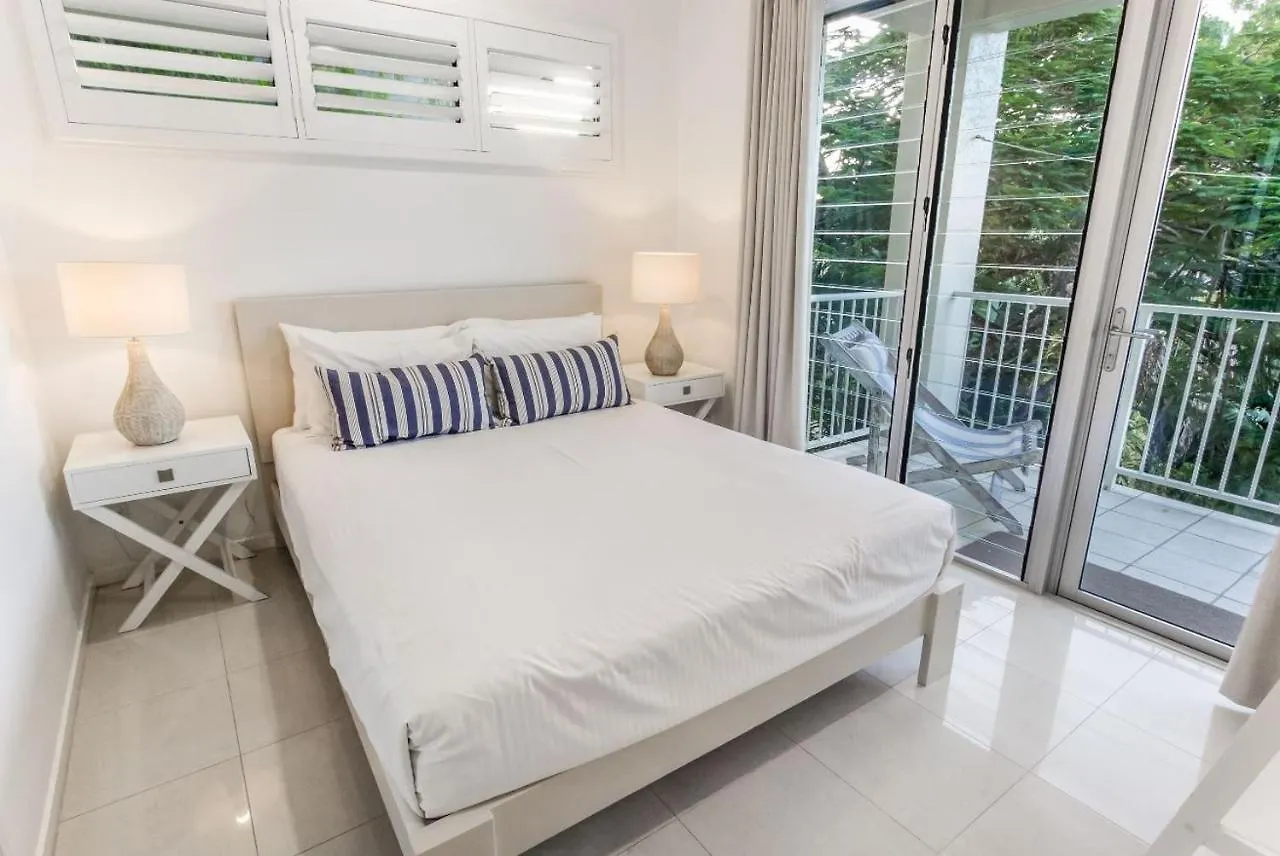 אתר נופש פאלם קוב Island Views Beachfront Apartments