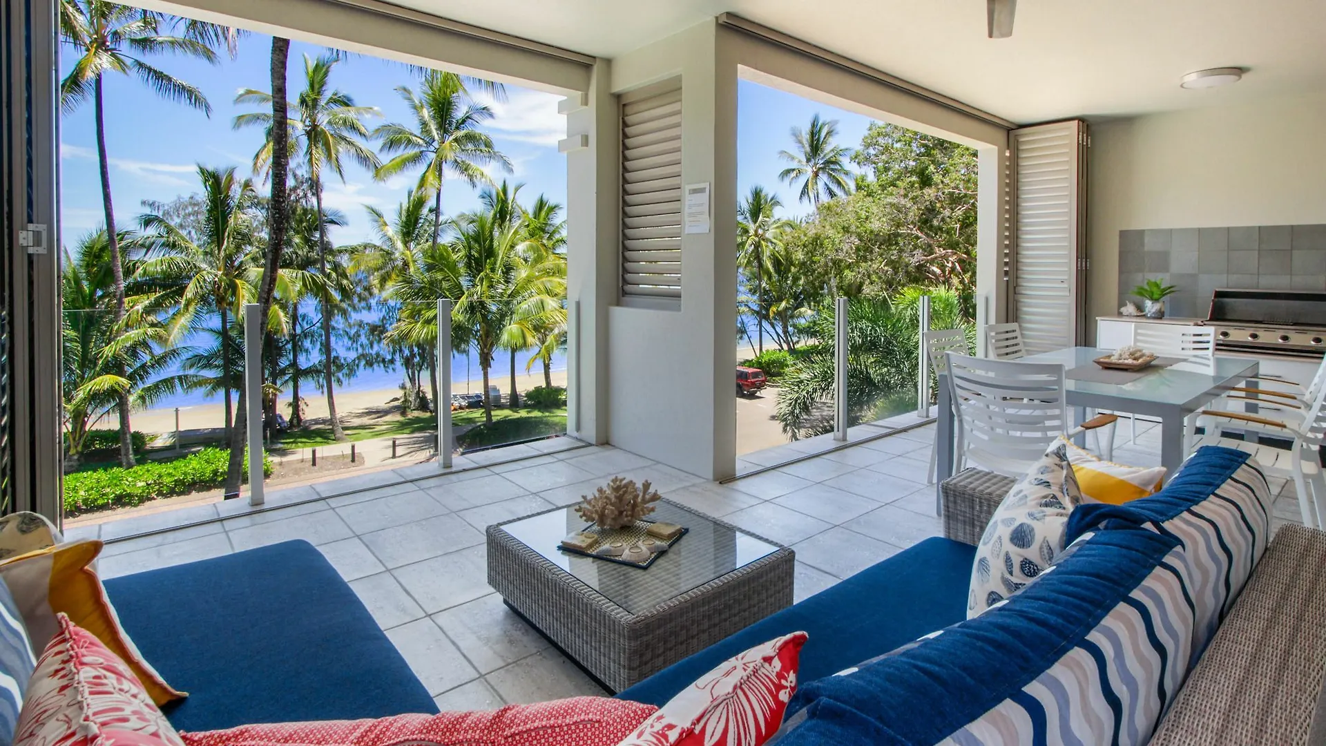 **** אתר נופש פאלם קוב Island Views Beachfront Apartments אוסטרליה
