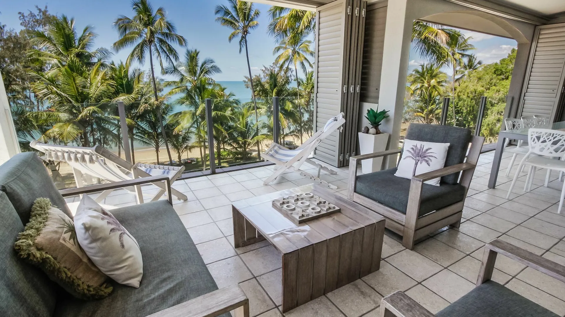 **** אתר נופש פאלם קוב Island Views Beachfront Apartments אוסטרליה