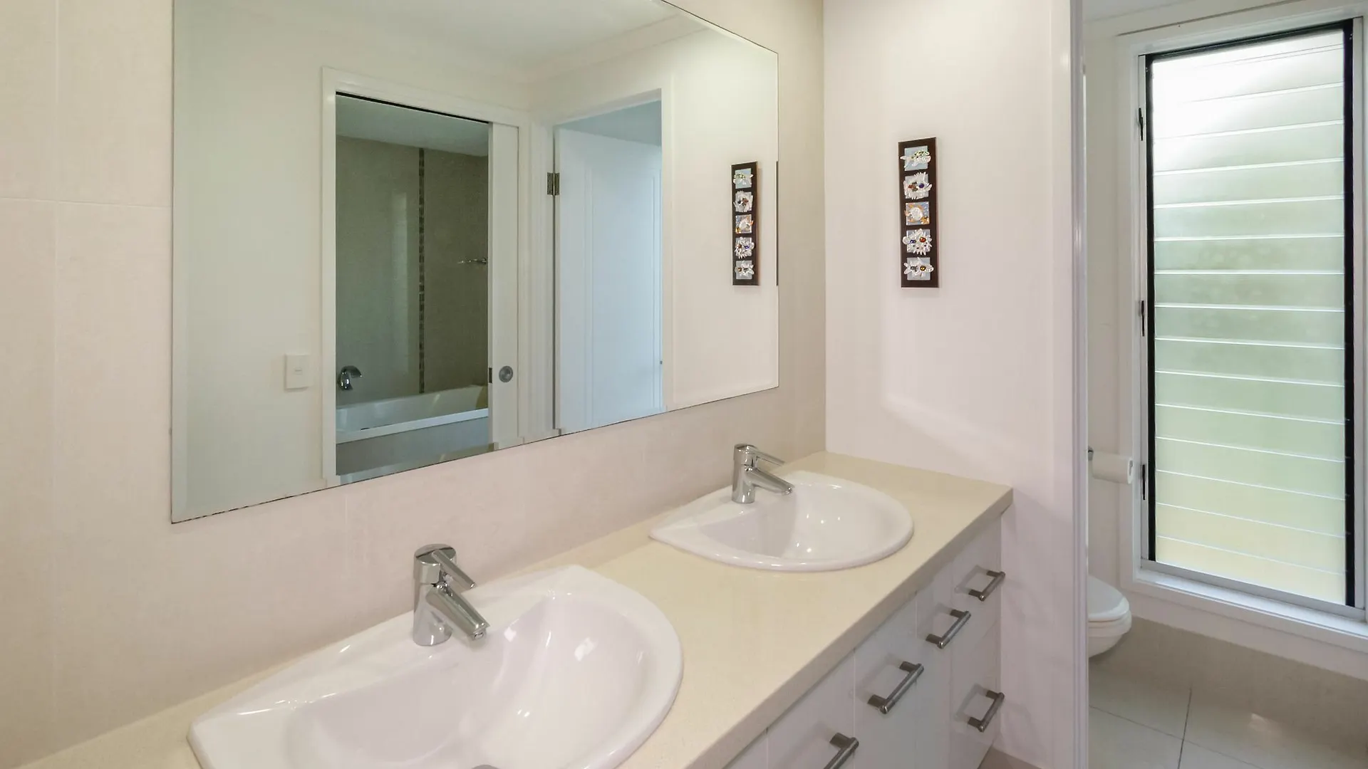 פאלם קוב Island Views Beachfront Apartments אוסטרליה